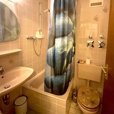 Apartamento Ruhe & Charme - Family For 4 People, Self-check-in, Free Parking, U-bahn, Netflix Núremberg