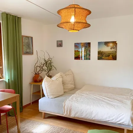 Ruhe & Charme - Family For 4 People, Self-check-in, Free Parking, U-bahn, Netflix *
