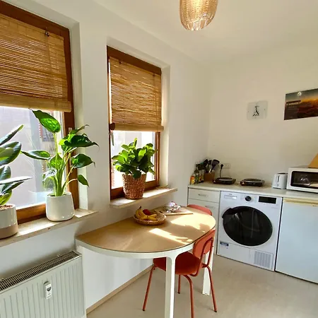 Ruhe & Charme - Family For 4 People, Self-check-in, Free Parking, U-bahn, Netflix * Нюрнберг
