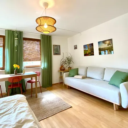 Ruhe & Charme - Family For 4 People, Self-check-in, Free Parking, U-bahn, Netflix * Нюрнберг