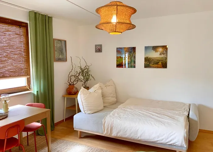 Ruhe & Charme - Family For 4 People, Self-check-in, Free Parking, U-bahn, Netflix *