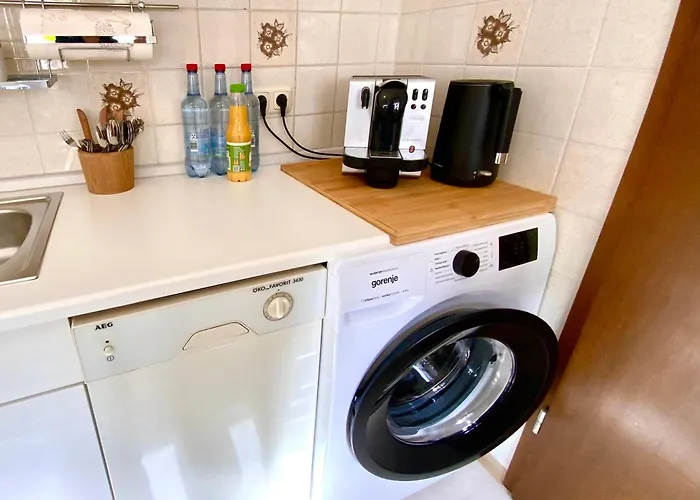Ruhe & Charme - Family For 4 People, Self-check-in, Free Parking, U-bahn, Netflix Нюрнберг