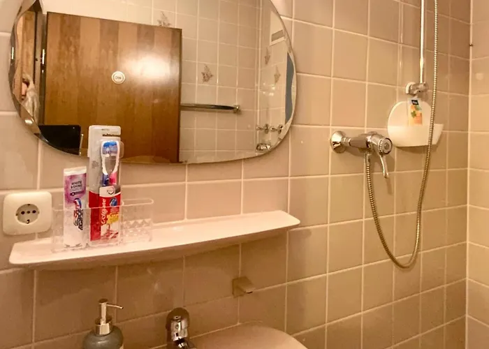 Ruhe & Charme - Family For 4 People, Self-check-in, Free Parking, U-bahn, Netflix Апартаменты Нюрнберг